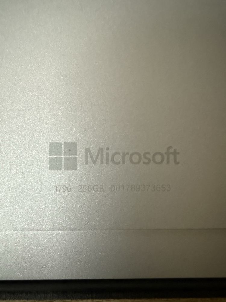 Microsoft Surface Pro 1796 - 256GB i5 7th Klawiatura