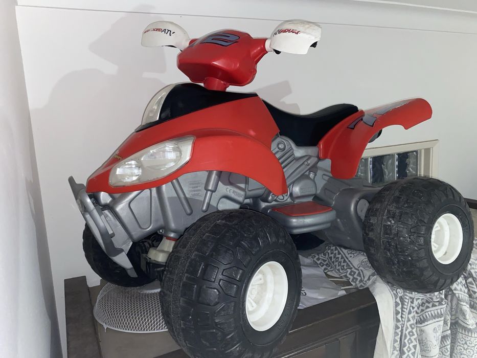 Mota 4 rodas/Quadriciclo Elétrico de criança a funcionar