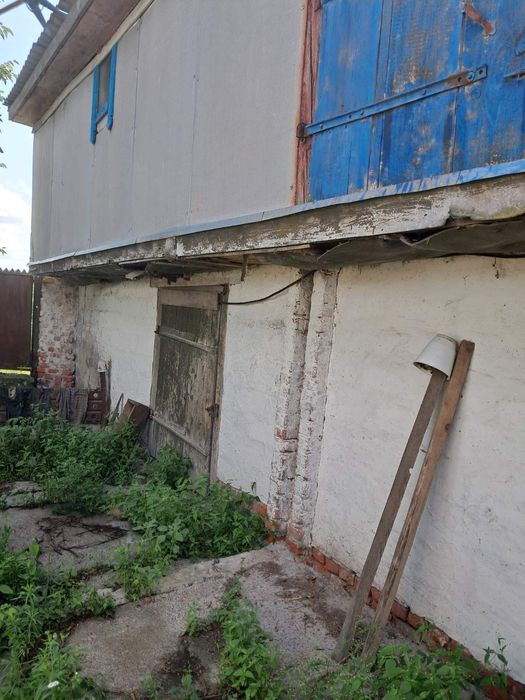 Будинок на околиці села зі зручностями