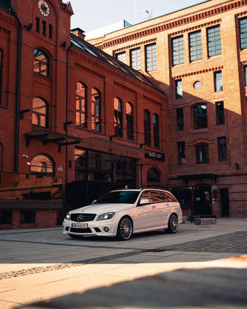 Mercedes C63 AMG S204 kombi bezwypadek historia