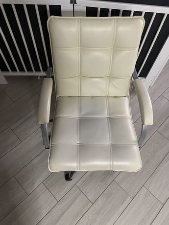 Кресло, стул офисное кожзам