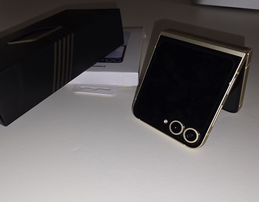 Samsung Galaxy z Flip 6 12/512 olympic