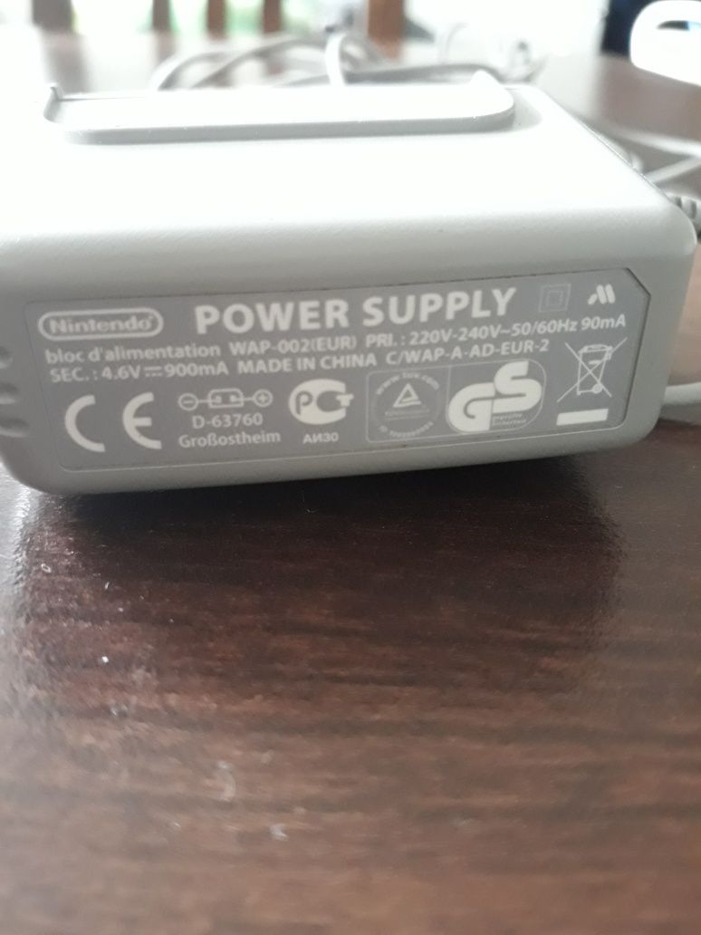 Oryginalna ładowarka do Nintendo