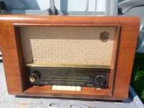 Zabytkowe radio wysokiej klasy firmy EAW z 1955 roku