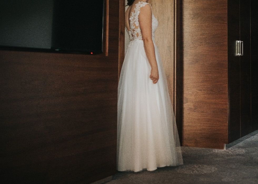 Suknia ślubna, model Kora z tyłem Agnes, z salonu Madonna