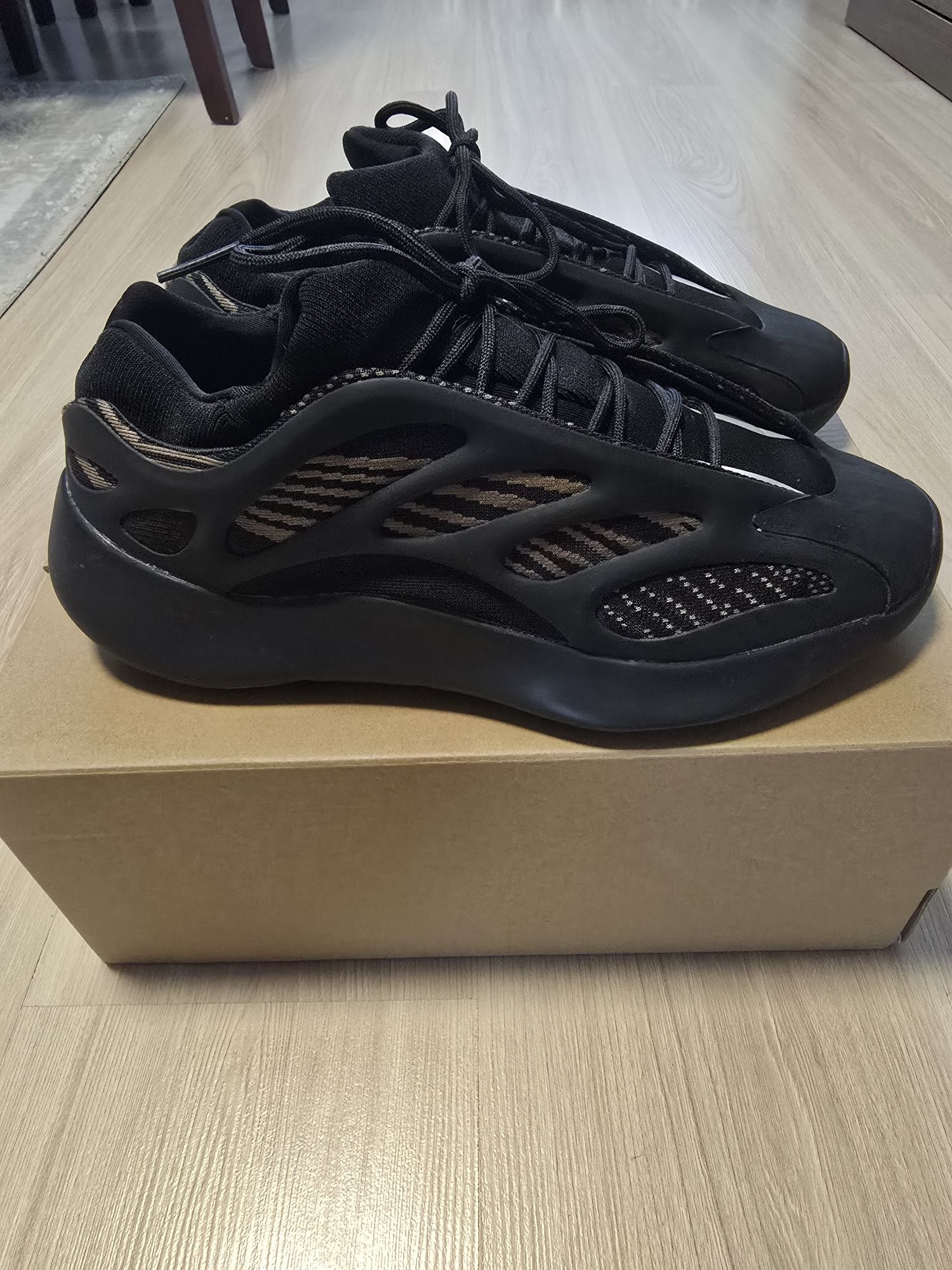 Adidas YEEZY 700 V3 Clay Brown