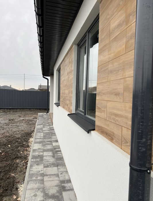 Продам новий будинок з басейном у котеджному містечку “Міжріччя”