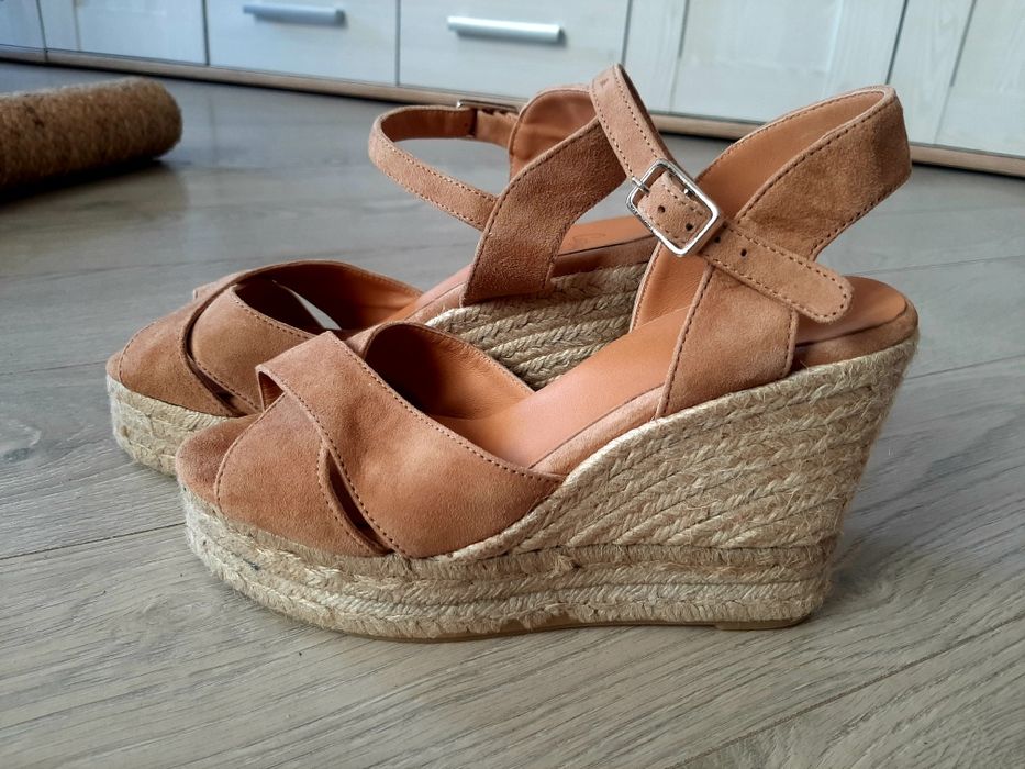 Buty damskie espadryle.