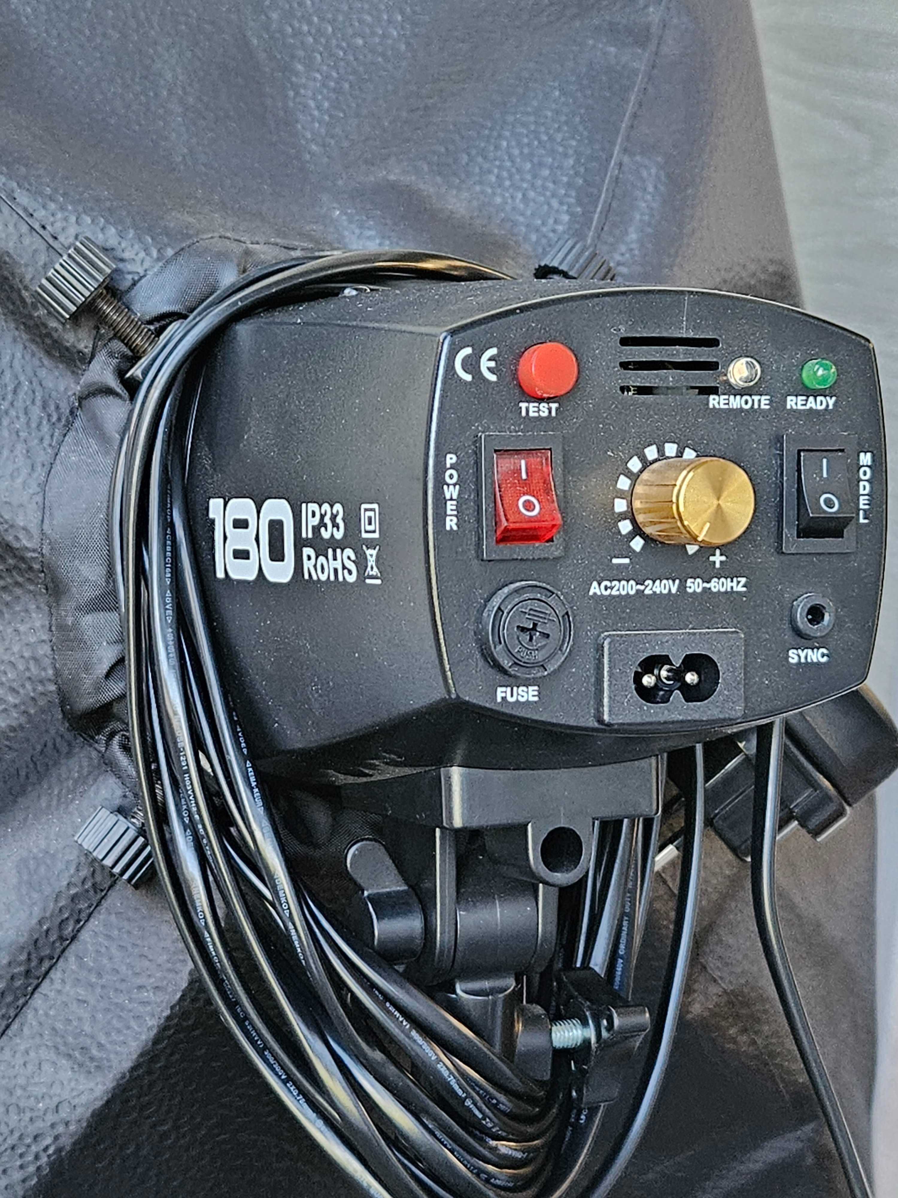 Студійний спалах / вспышка FST PHOTO EG-180KA IP33 і софтбокс з сотами