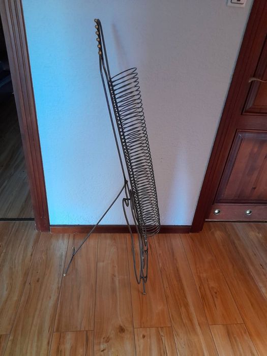 Stojak na płyty CD i DVD - gitara