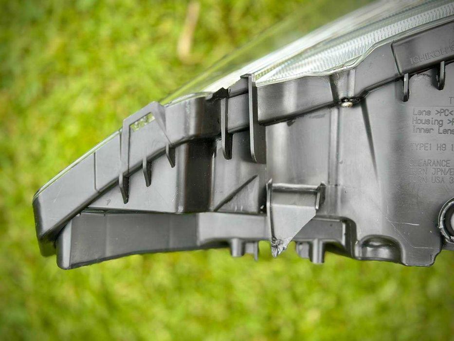 Фара передняя правая в сборе Nissan Leaf AZEO 11-17 LED - 260103NF5A