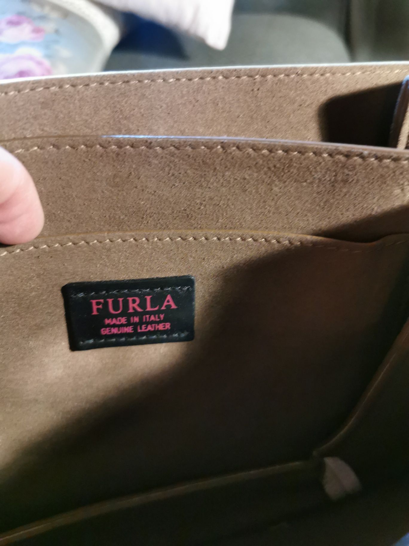 Mala Furla em pele