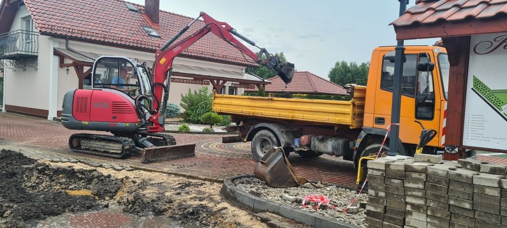 Usługi minikoparką 3.5 t + wywrotka +Autolaweta tereny zielone ogródki