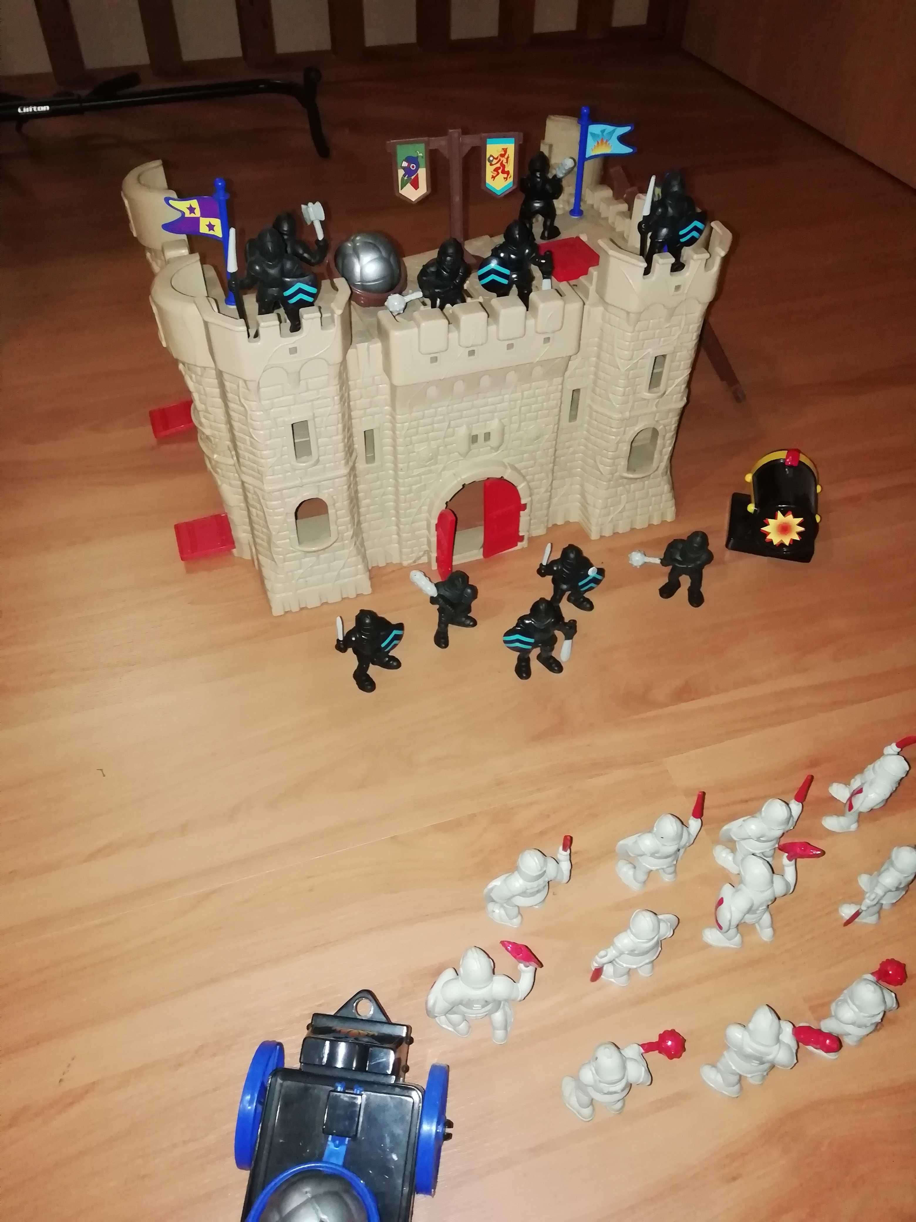 Castelo com Figurinhas