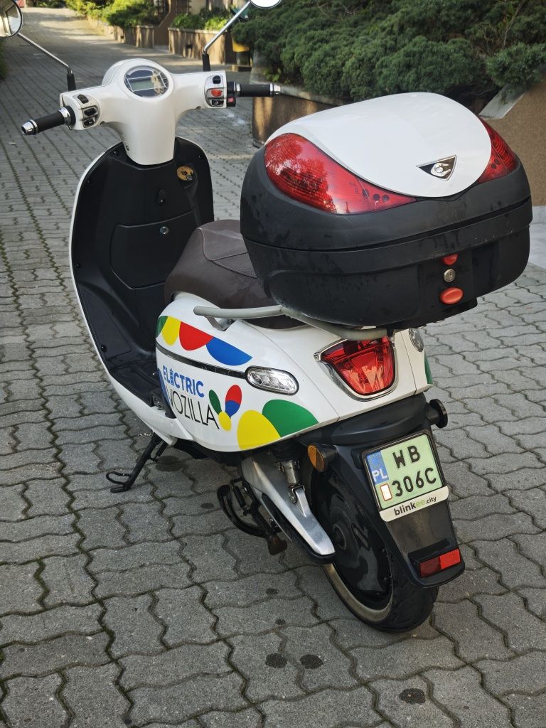 Skuter elektryczny Vozilla 3000W retro Vespa Blinkee 2x akumulator