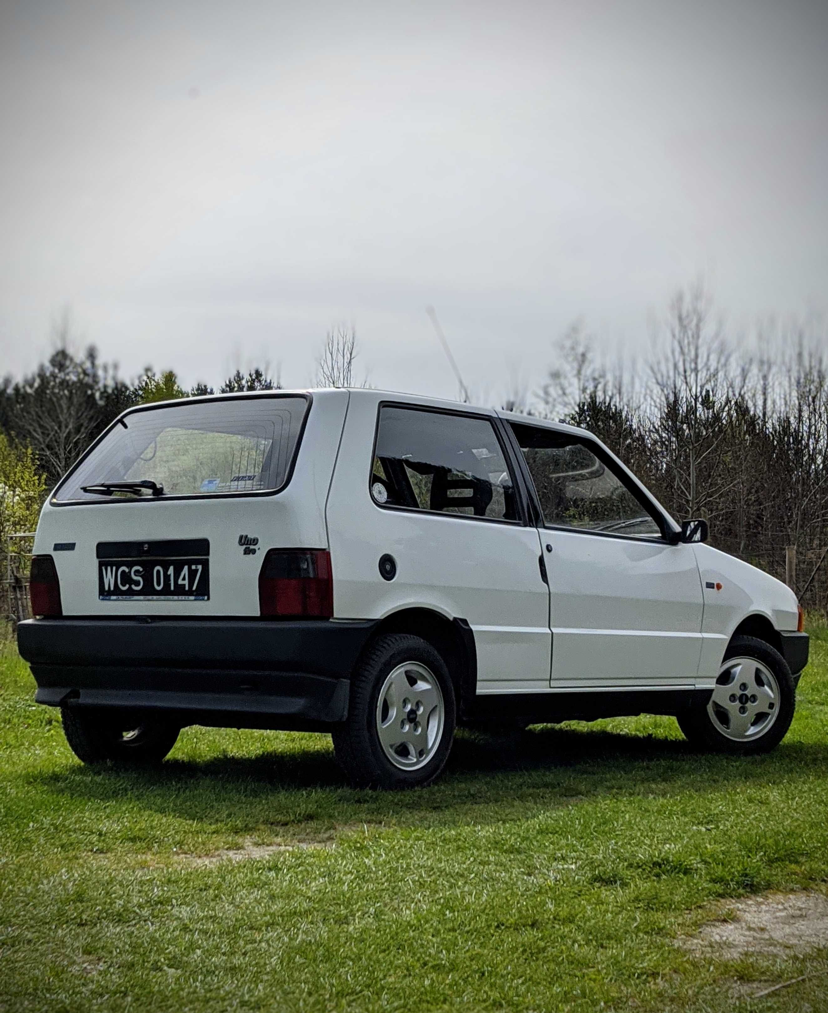 Fiat Uno 1.0 Fire | Wyśmienity stan | Czarne blachy | Bez rdzy