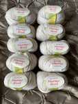 Włóczka merino  90%wełny merino, 10% poliester. 10 motków po 50g