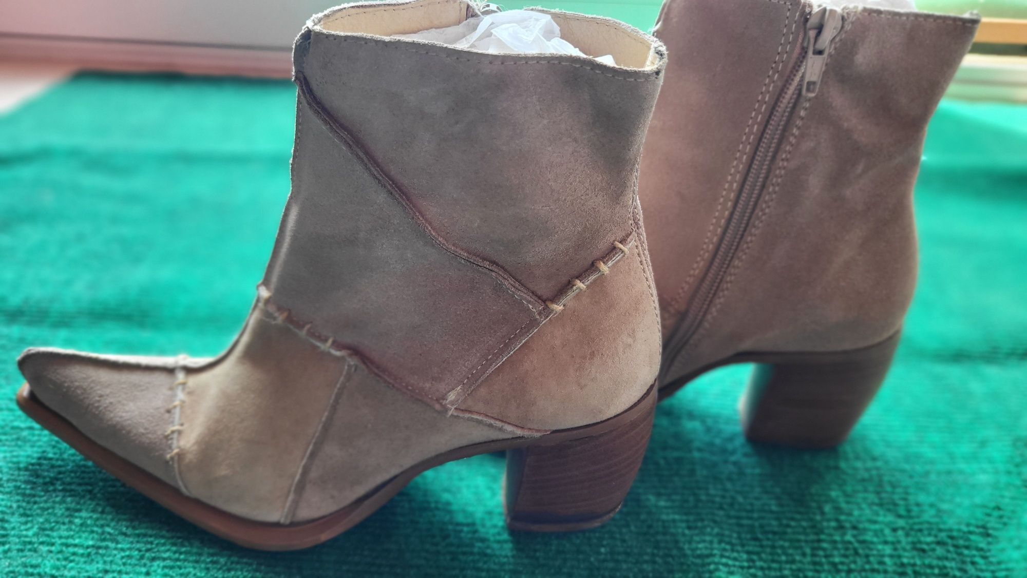 Botas em camurça  beje 36