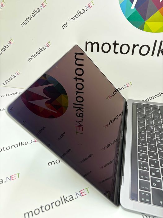 MacBook Pro 13 2019 TouchBar i5 1,4GHz 16RAM 256SSD Space Gray 4 цикла