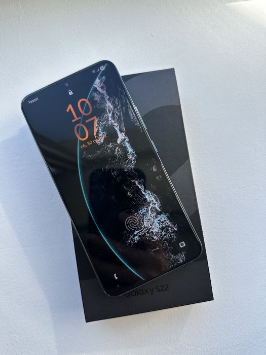 Samsung s22 8/128 2sim