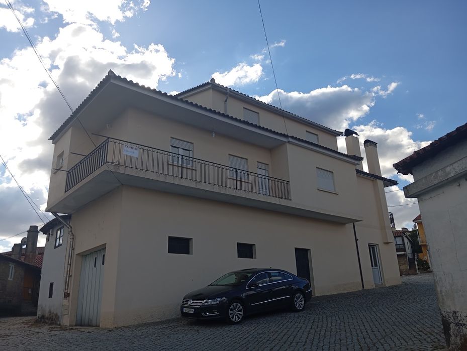 Venda moradia aldeia Lebução