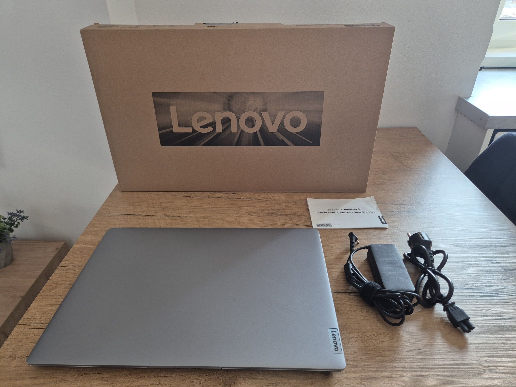 Laptop Lenowo "17"