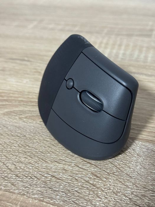 Бездротова миша Logitech Lift Ergonomic Vertical Graphite (910-006473)