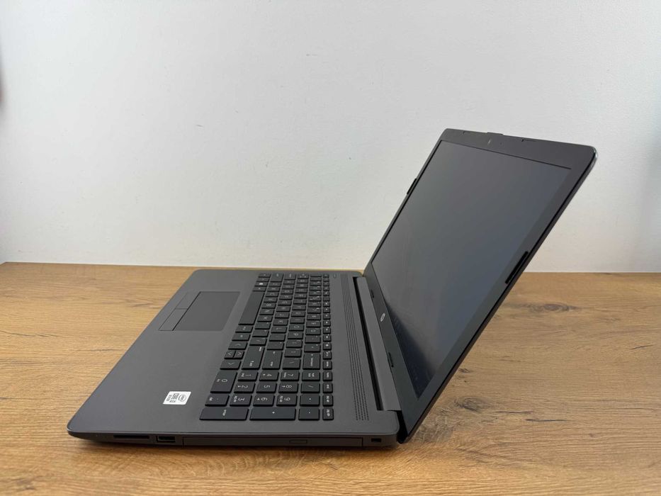 1406 HP 15cali, CORE i3-1005G1, 8x 3.40GHz, SSD M2 -500GB, Win 11, 8GB