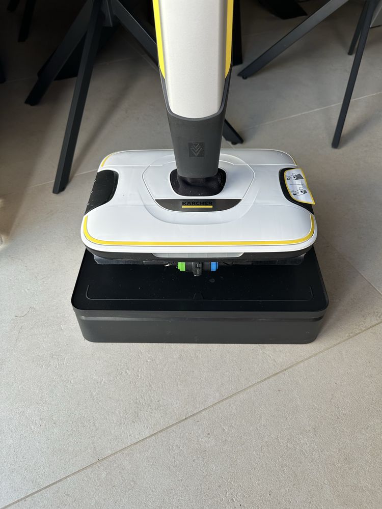 MOP ELEKTRYCZNY KARCHER FC 7 Premium Home Line 1.055-760.0