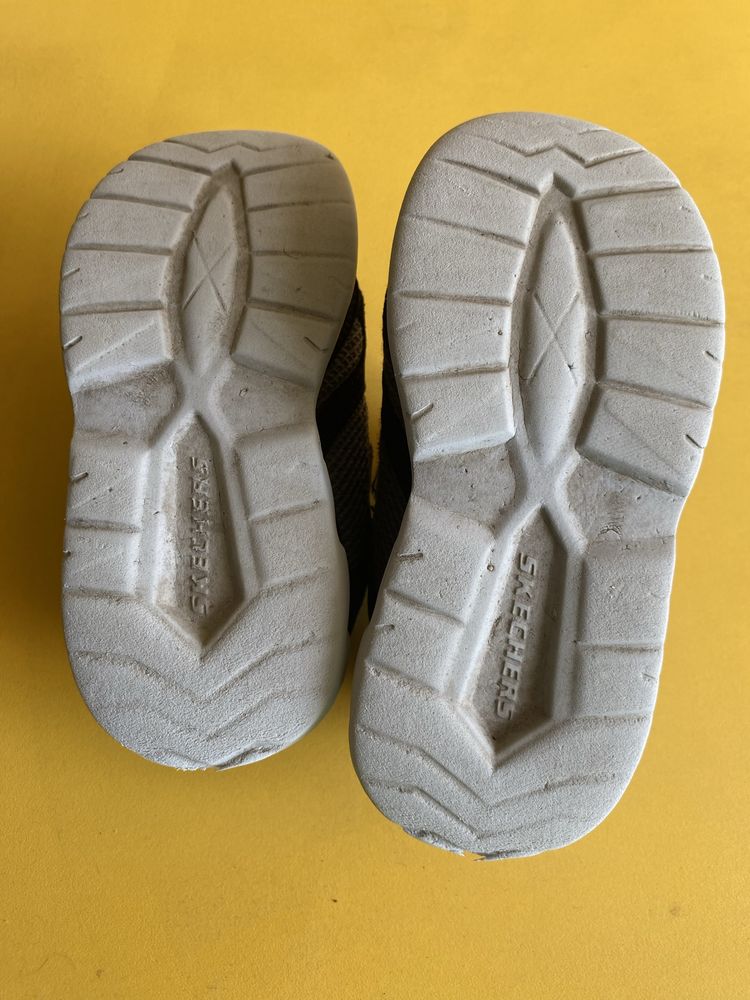 Кросівки skechers 26