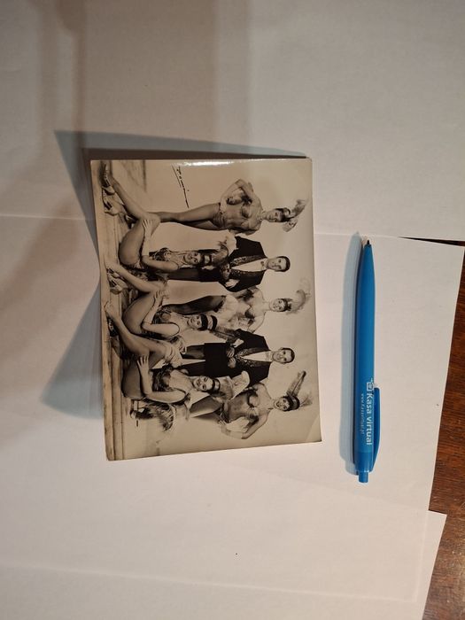 Foto girls vintage teatro revista?