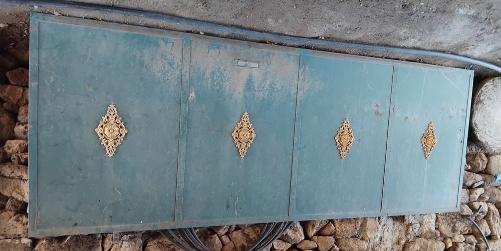 Portão para entrade de casa e jardim