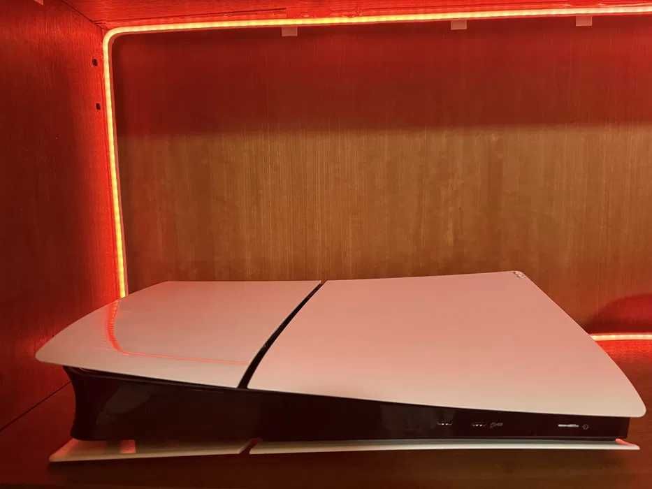 PS5 Digital Slim – Como Nova | Comando + Caixa + Garantia
