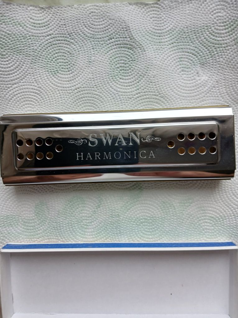 Sprzedam harmonijkę ustną.