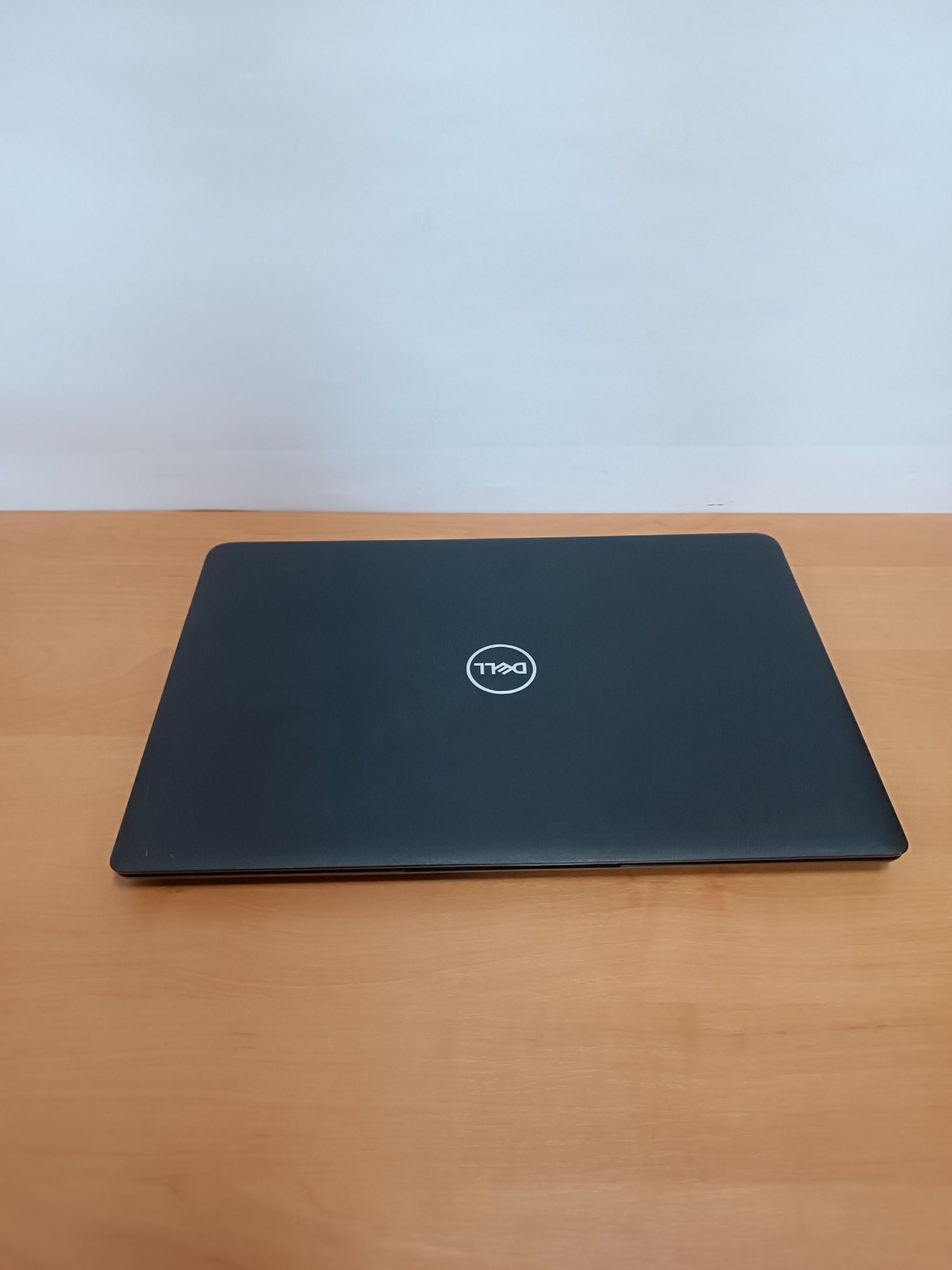 Ноутбук Тонкий DELL 3500 i5 8265 8 по 3.9Ghz 8GB D4 SSD 256GB FullHD