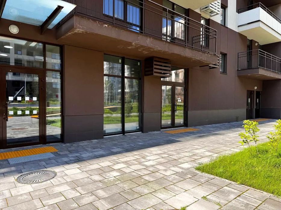 Продаж комерції фасадне приміщення Варшавський 2 Генерала Грекова 2