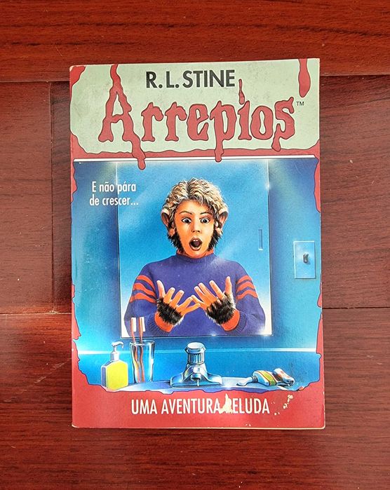 Livro "Arrepios - Uma Aventura Peluda" Vol. 14 de R. L. Stine