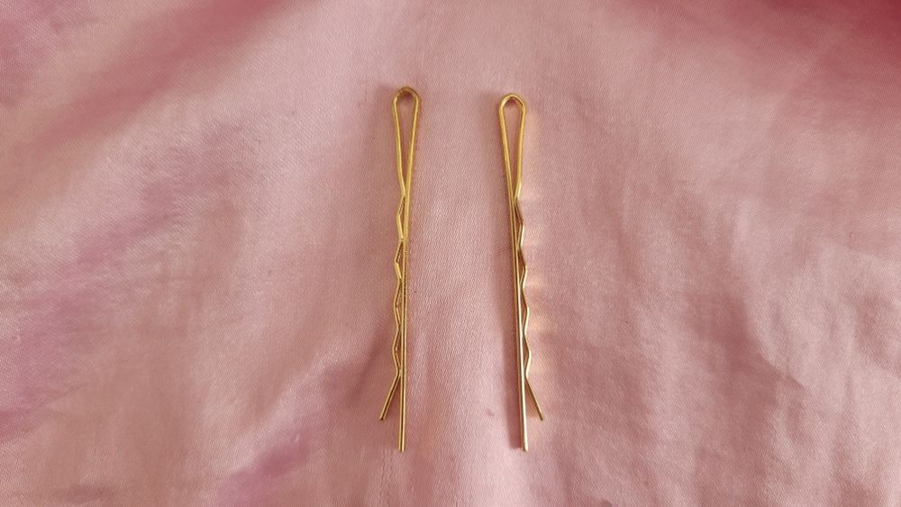 Tiara de Cabelo Dourada em Aço Inoxidável com Pedras Brilhantes