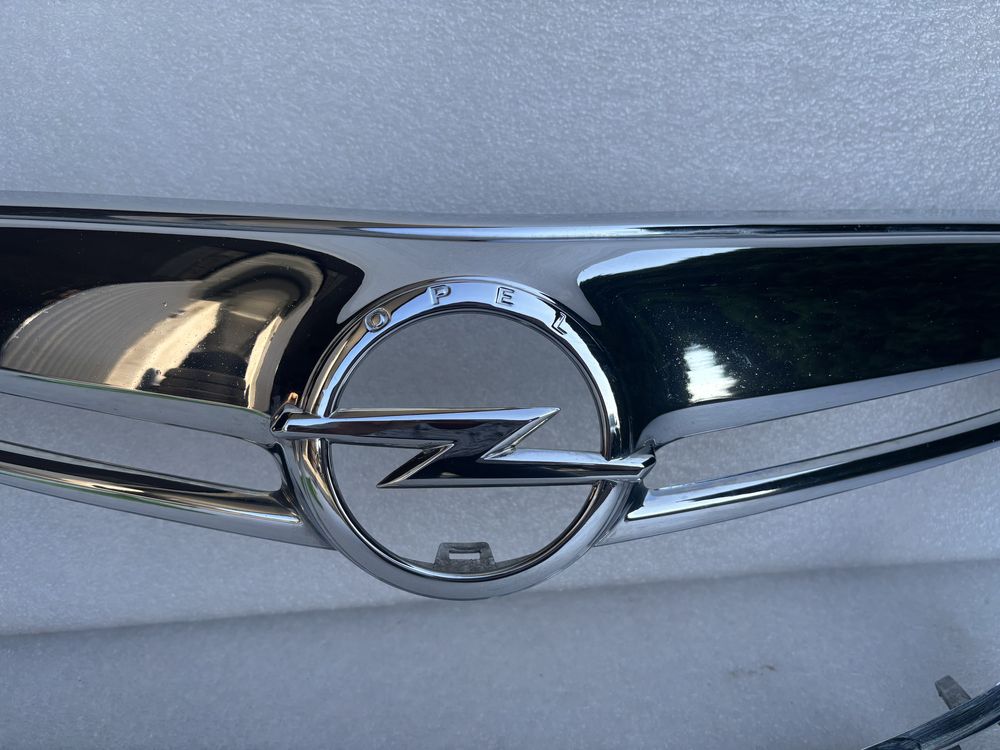 Opel Mokka I 1 chrom listwa ramka grilla grill atrapa zderzaka przód