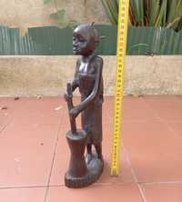 Estatueta pau preto