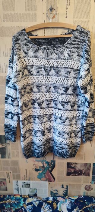 Sweter czarno-biały