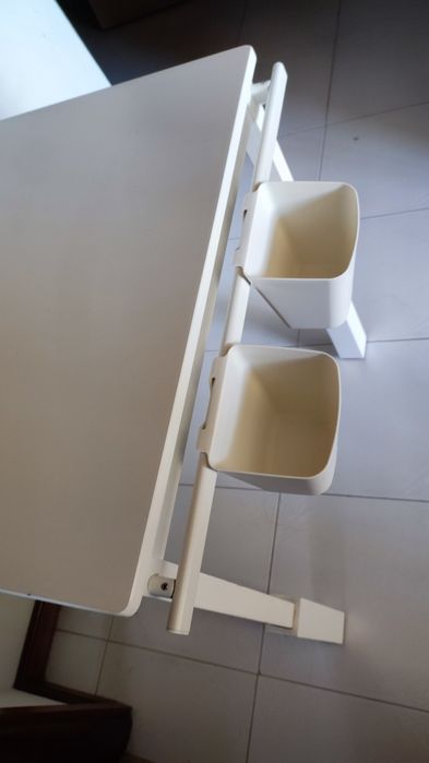 Mesa para estudo ou apoio