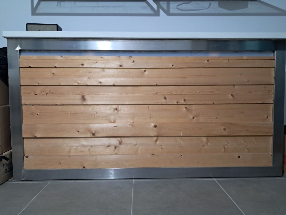 Balcão Inox, Granito e Madeira