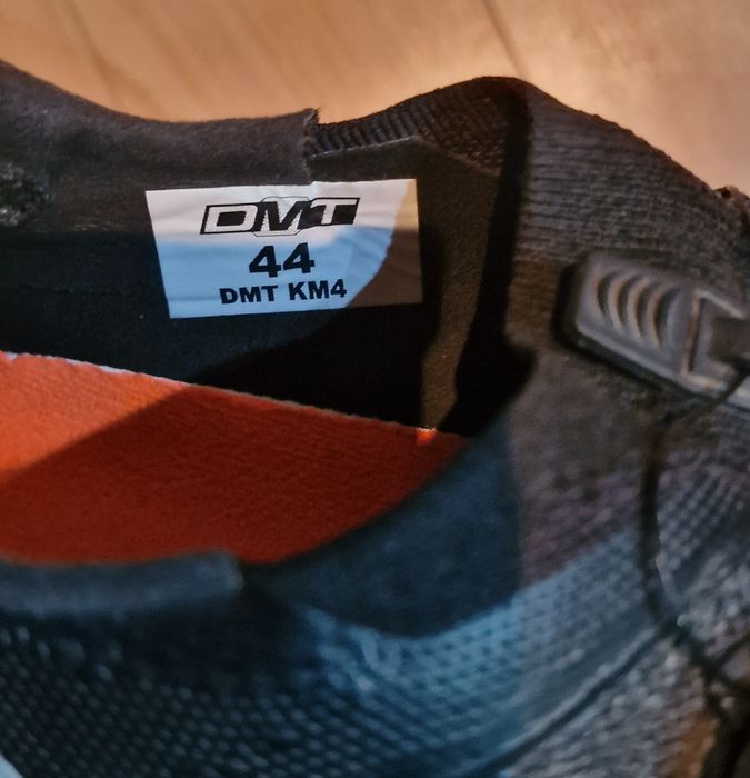 Sapatos BTT DMT kM4