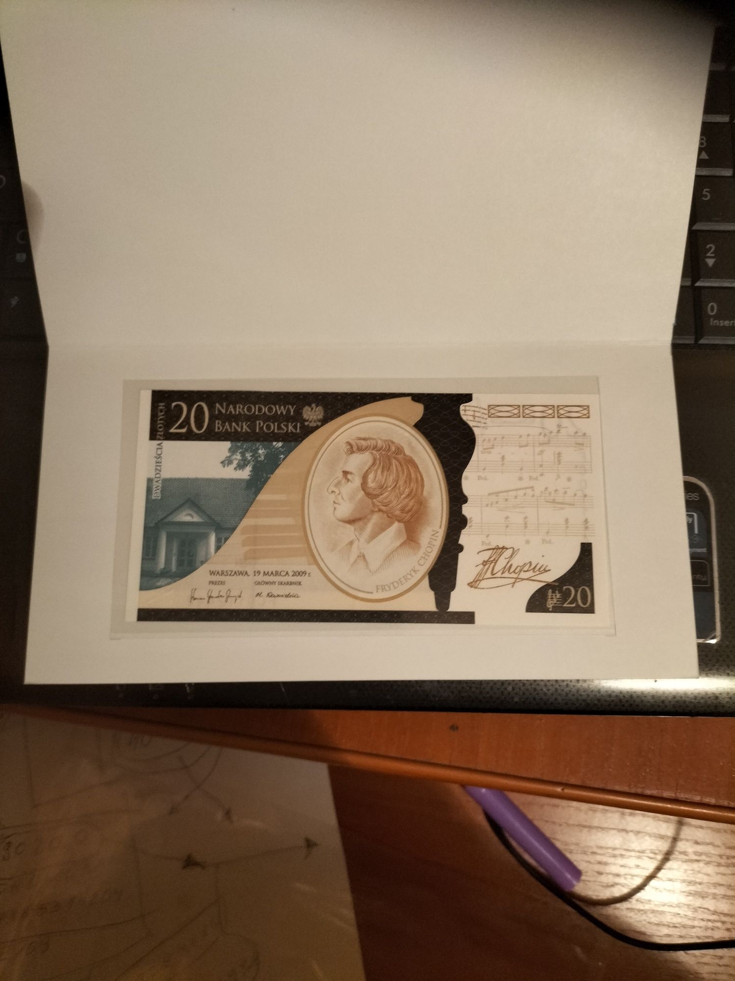 Foldery banknotów kolekcjonerskich