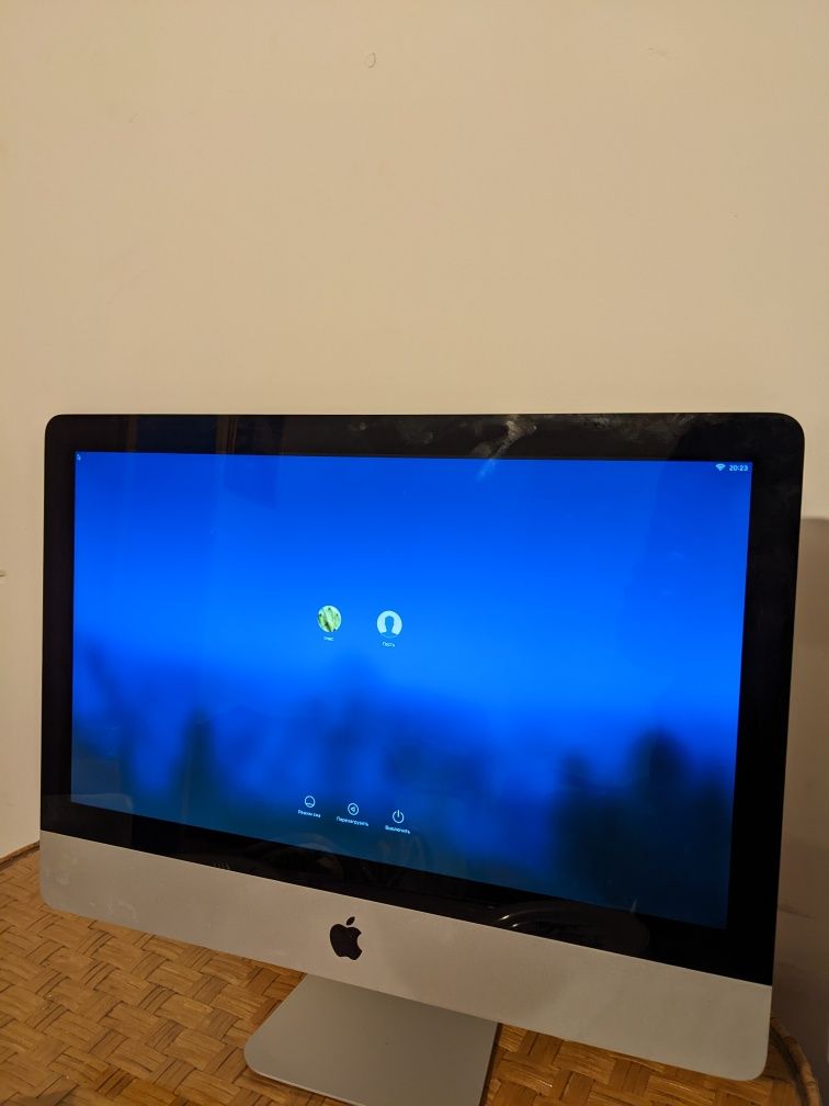 iMac 21,5" '09 отличное состояние