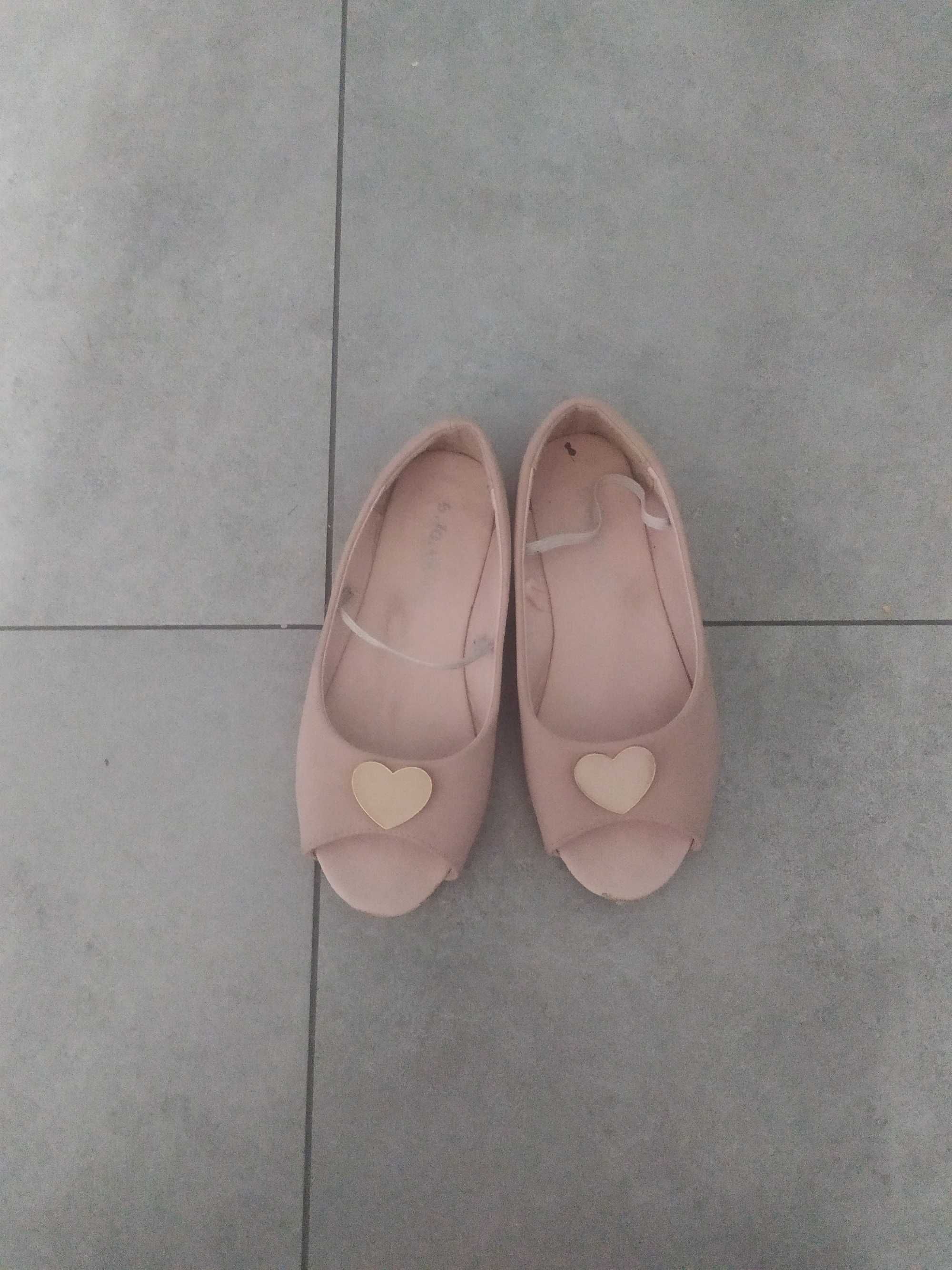 Buty dla dziewczynki sandały