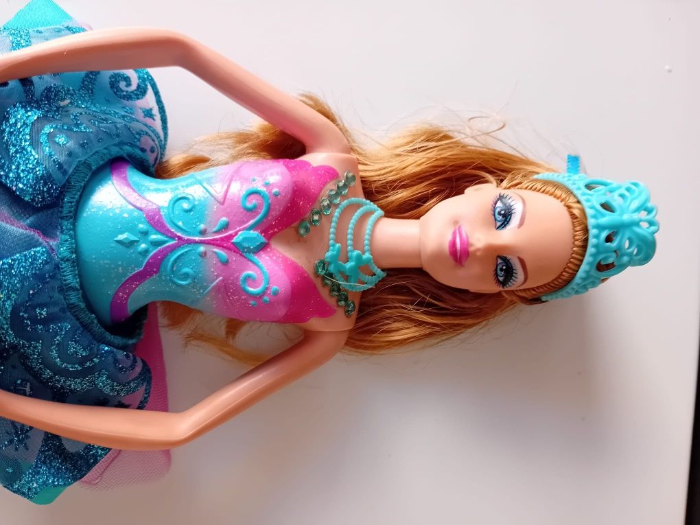 Barbie bailarina com articulações na perna