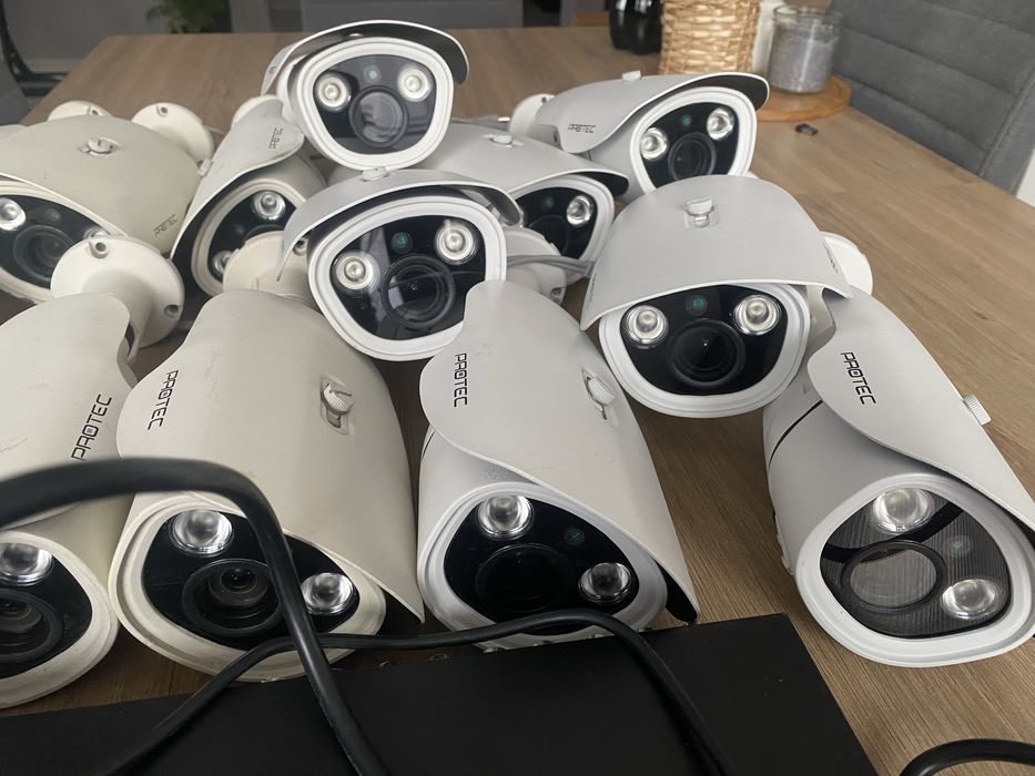 Kamery 13 szt z rejestratorem Hikvision