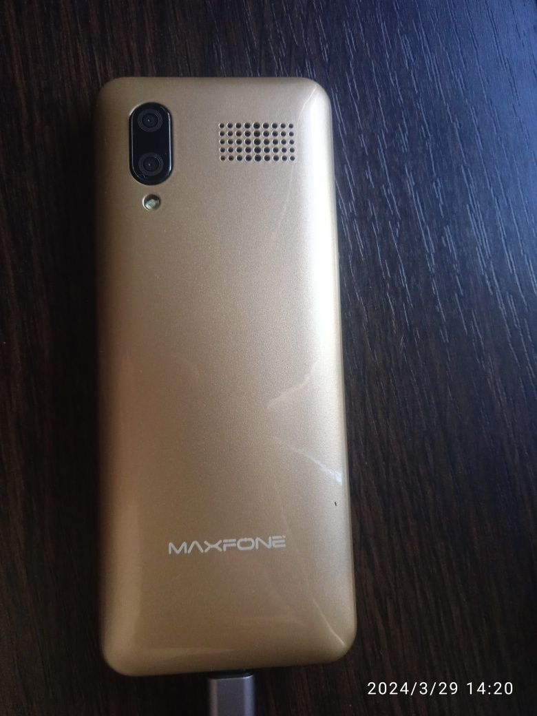Мобильный Телефон на 4sim карты maxfone v6